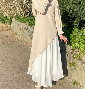 Ayu L.